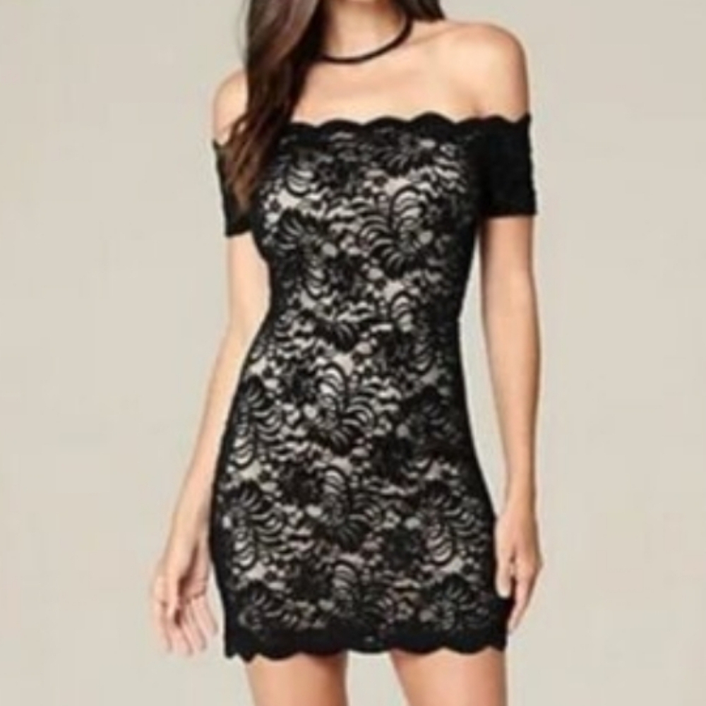 🗽 Classic Bebe lace strapless off shoulder dress